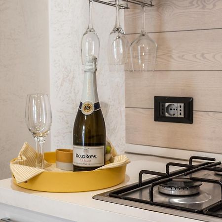 Yhellow Home Comfy Apartment Bari Exterior foto