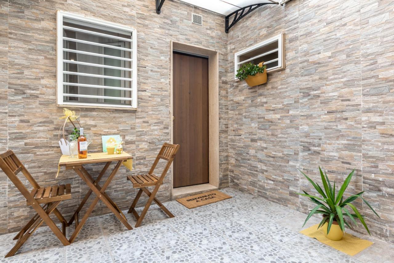 Yhellow Home Comfy Apartment Bari Exterior foto